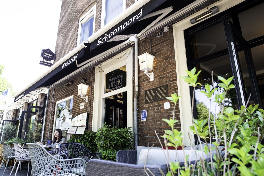 Terras Restaurant Schoonoord in Oosterbeek